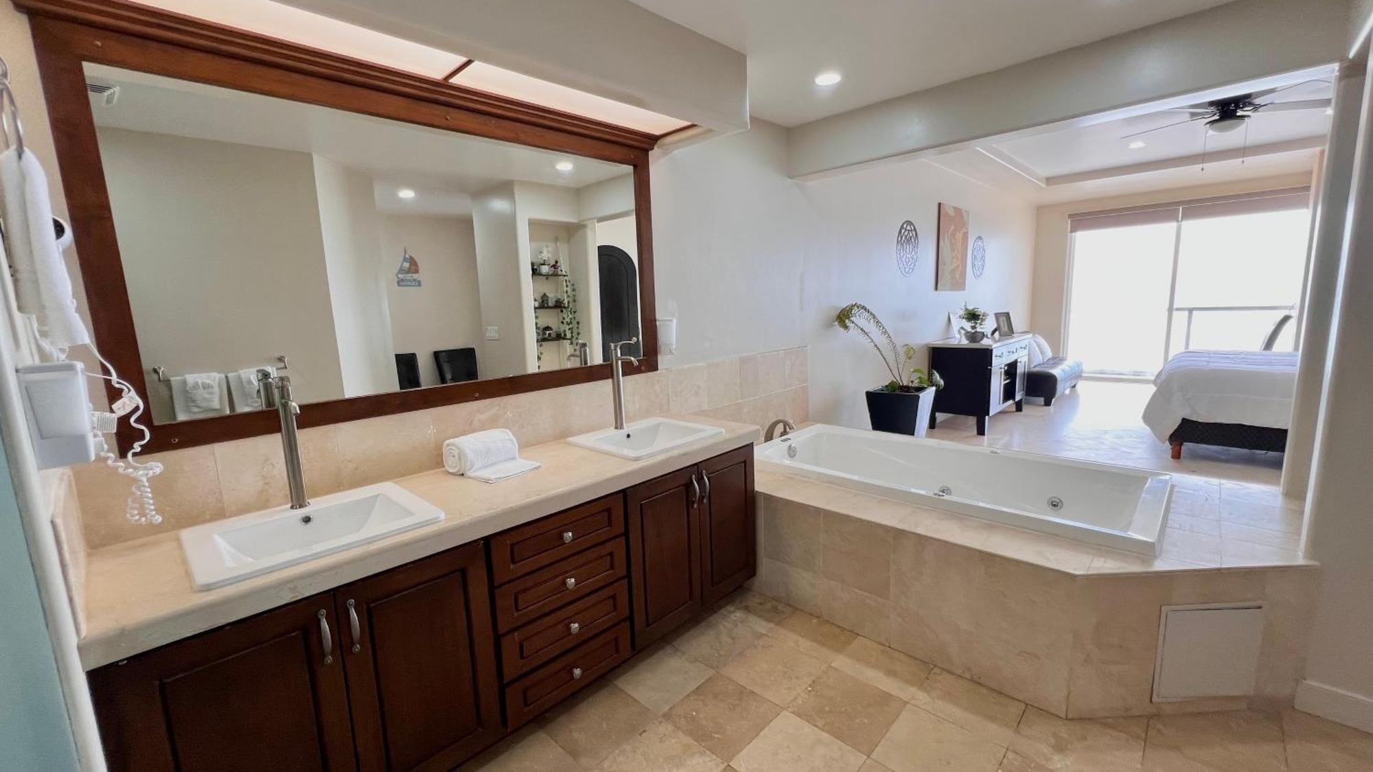 Beautiful Beach Front Condo Near Downtown Rosarito Bagian luar foto